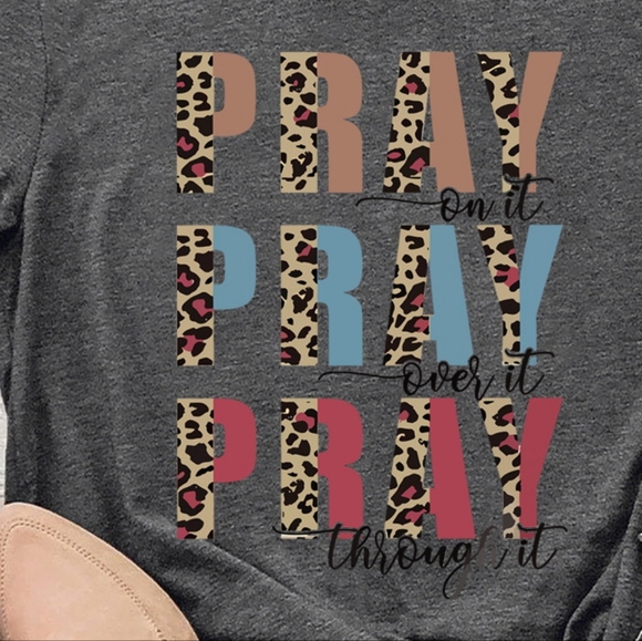 Pray It Forward T-Shirt - Dark Gray - Picture 4 of 4